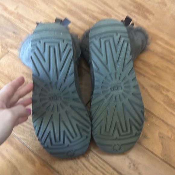 Women’s UGG Bailey Bow II size 7 - Picture 4 of 5